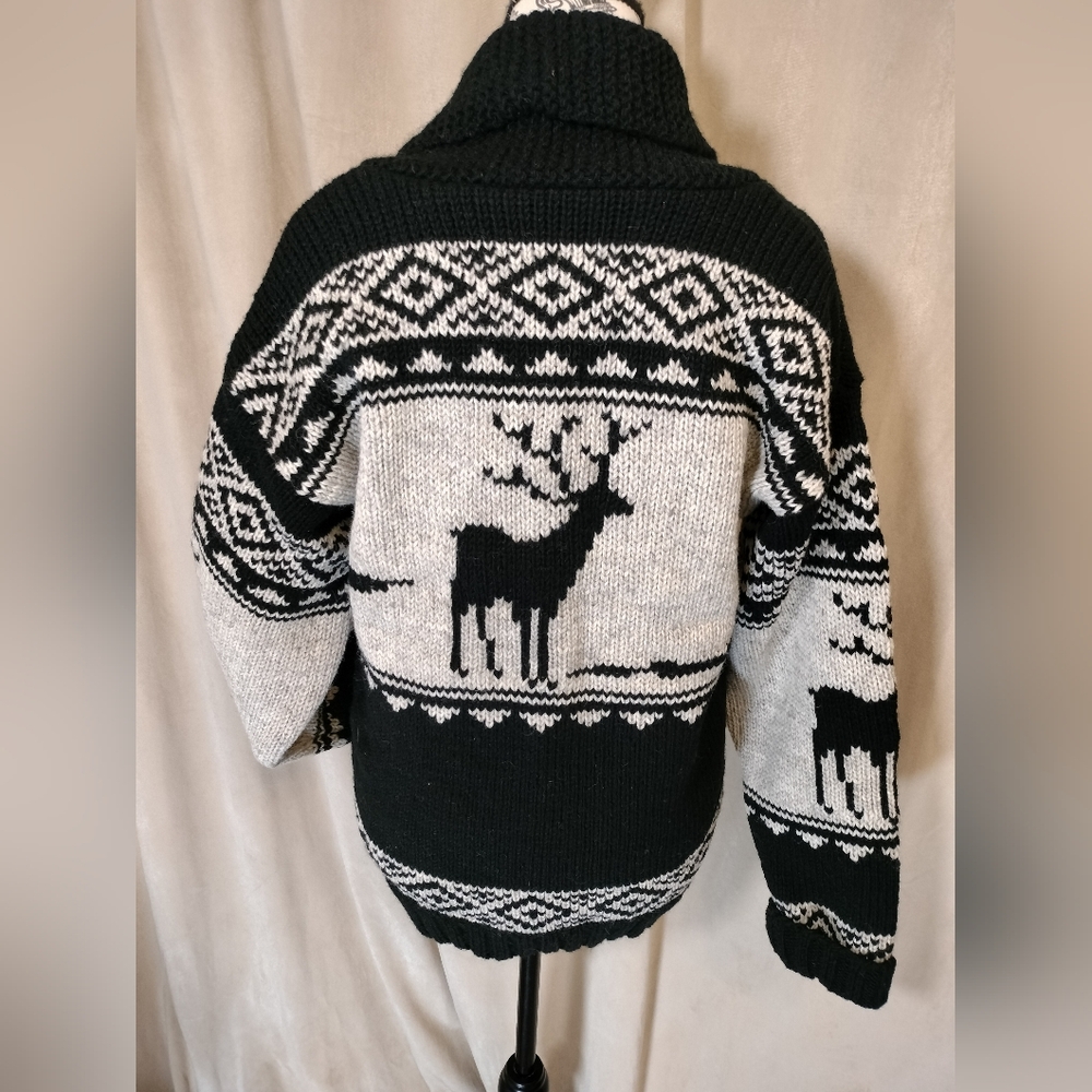 NWT! Lost Horizons Black & Cream Women's Sweater Cardigan w/ Reindeer Design. SP - Picture 5 of 6